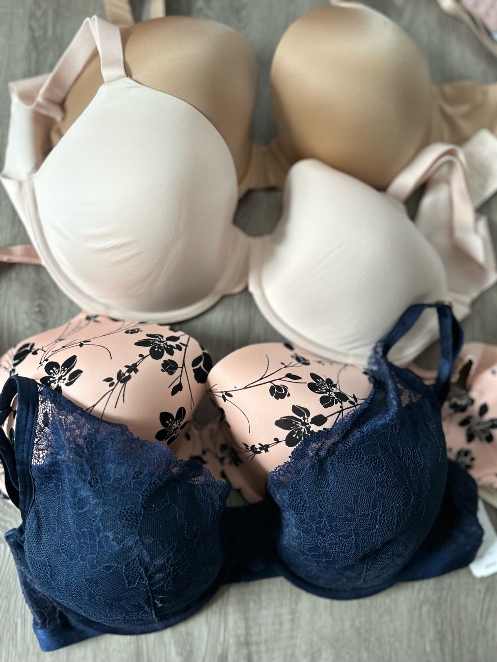 Soma Bras Lot 4Women 36D Vanishing Perfect Coverage